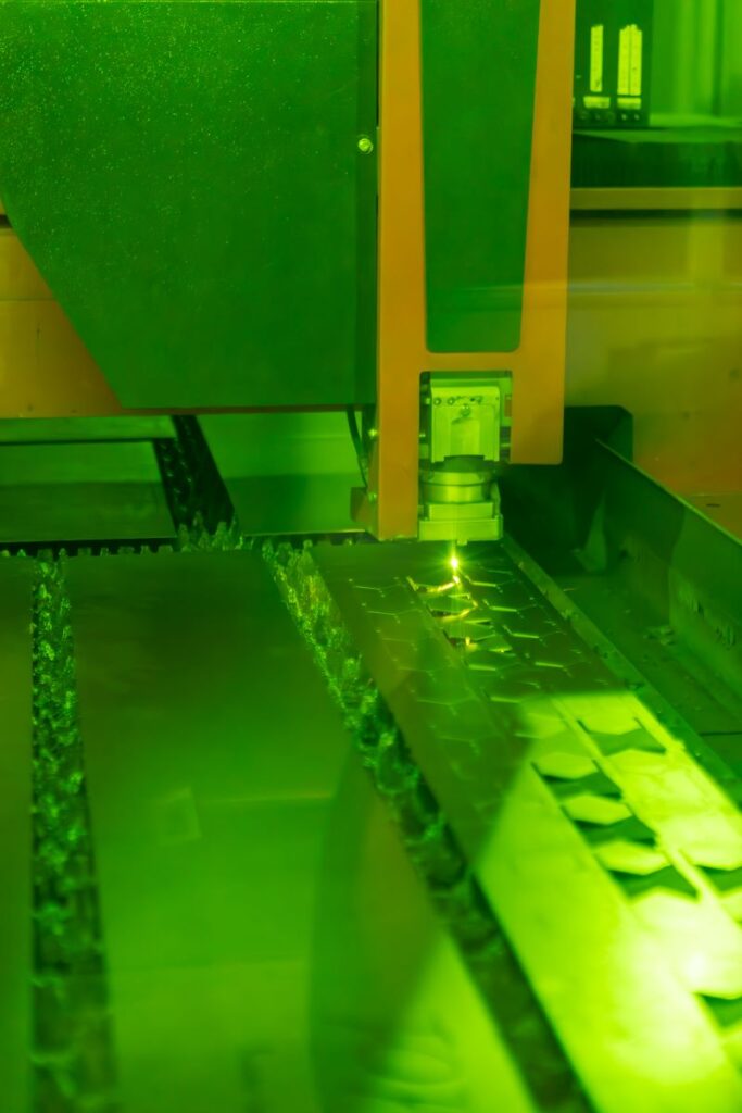 corte a laser em aço carbono