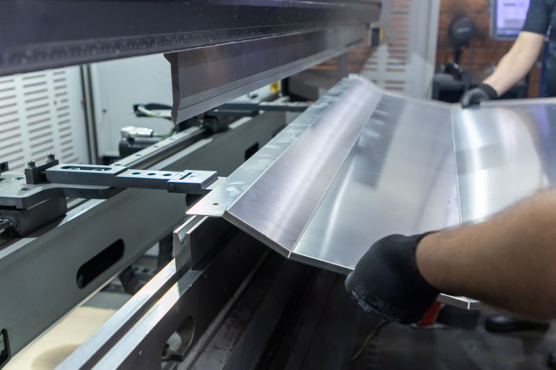 precisão angular em dobra CNC