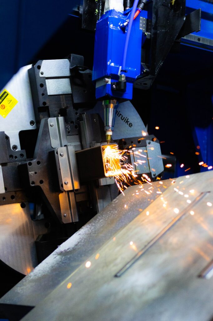 máquina de corte a laser de tubos 2